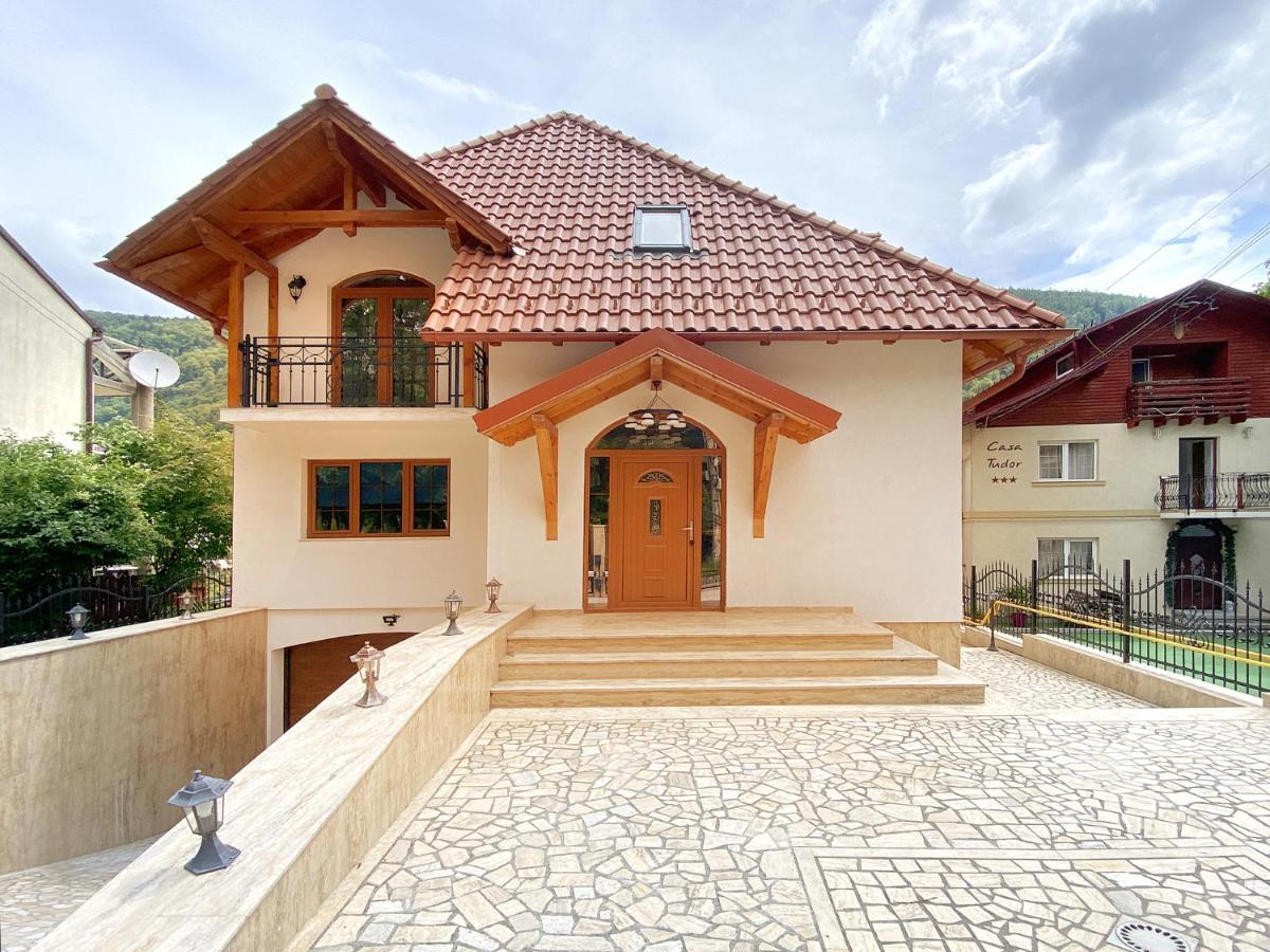 Casa Carmen Sinaia